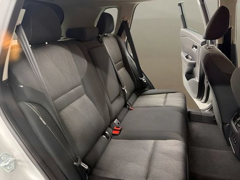 Used 2024 Nissan Rogue SV FWD image 25