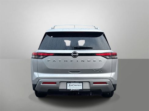 New 2025 Nissan Pathfinder Platinum image 17