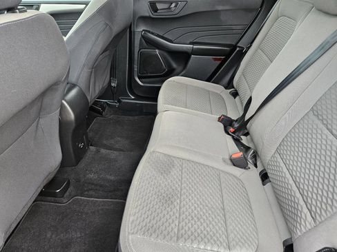 Used 2022 Ford Escape SE FWD image 36