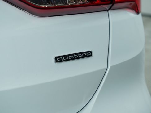 Certified 2025 Audi Q3 2.0T Premium Plus w/ Premium Plus Package AWD/4WD image 15