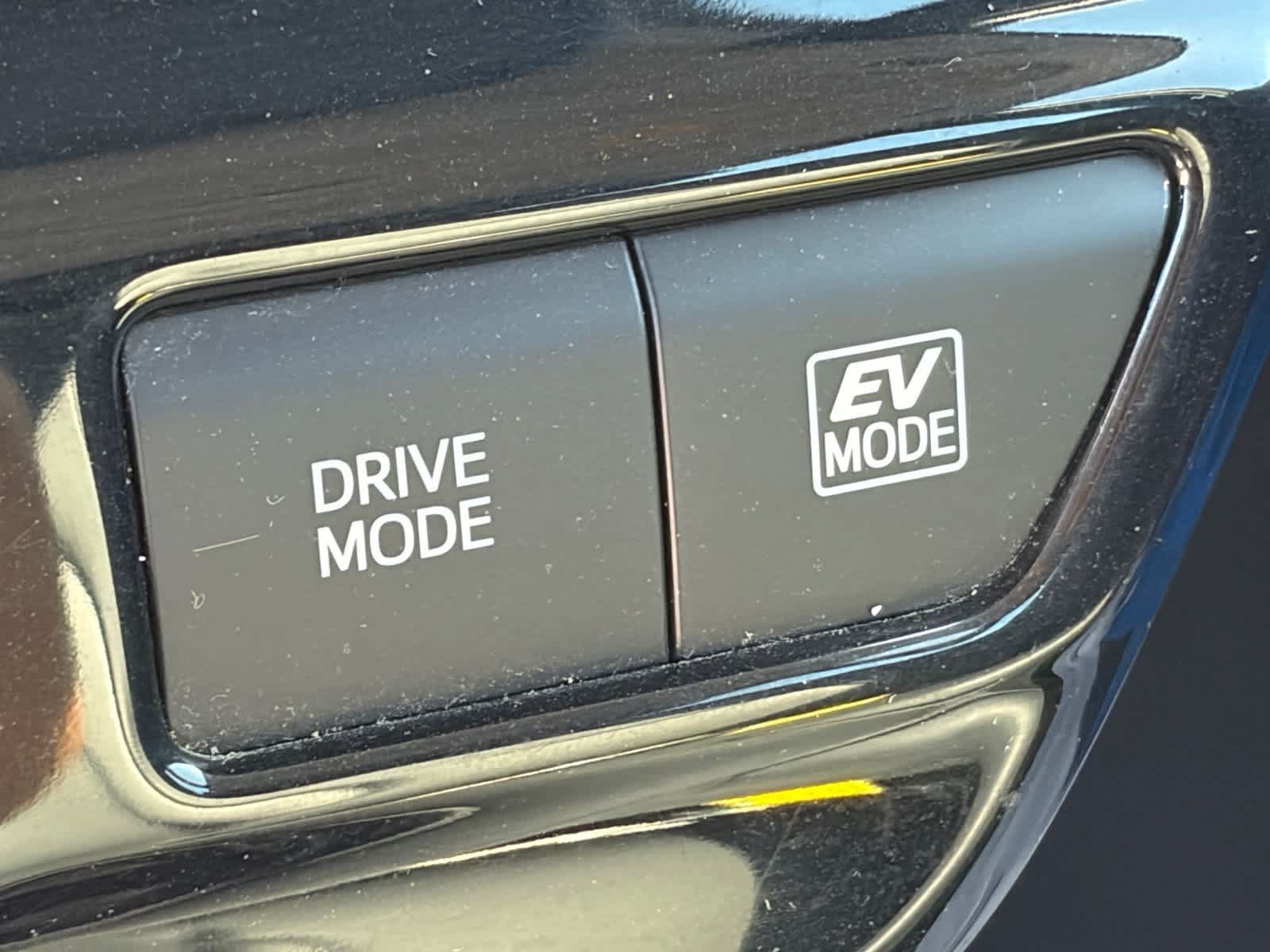 Used 2017 Toyota Prius Three Touring FWD image 12