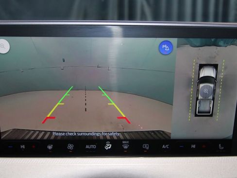 Used 2025 Ford Maverick Lariat w/ 4K Tow Package image 13