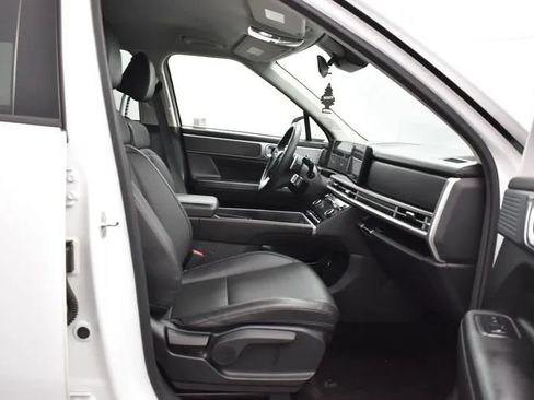 Used 2025 Hyundai Santa Fe SEL FWD image 17