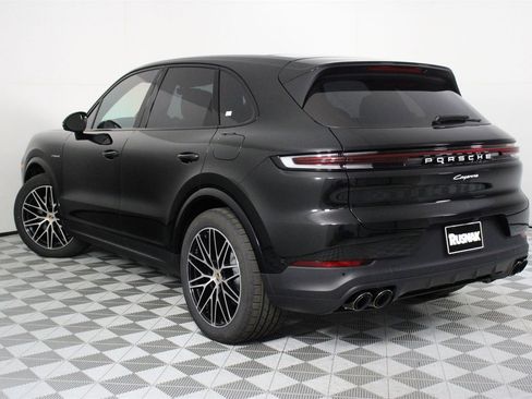 New 2026 Porsche Cayenne E-Hybrid image 3