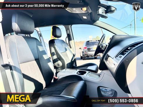 Used 2019 Dodge Grand Caravan SXT FWD image 16