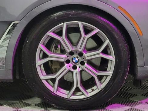 Used 2025 BMW X7 xDrive40i image 23