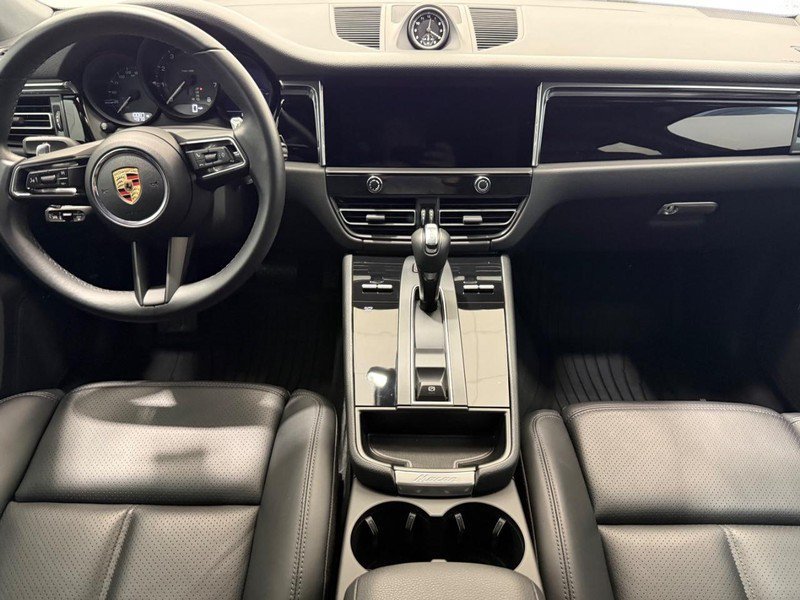 Certified 2025 Porsche Macan AWD/4WD image 14