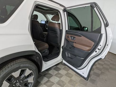 New 2026 Honda Pilot Touring image 36