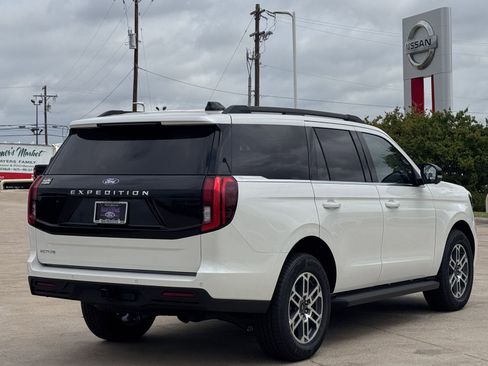 New 2026 Ford Expedition Active RWD image 4