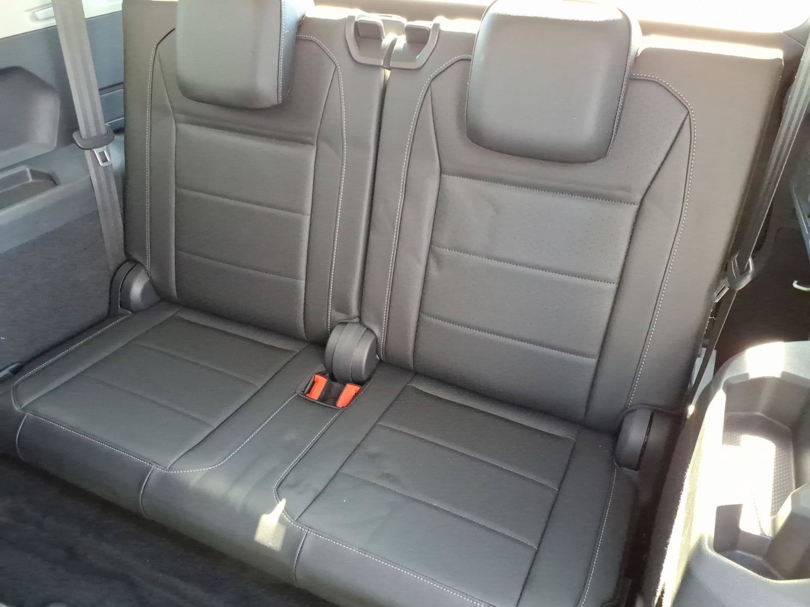 Used 2019 Volkswagen Tiguan SE FWD image 25