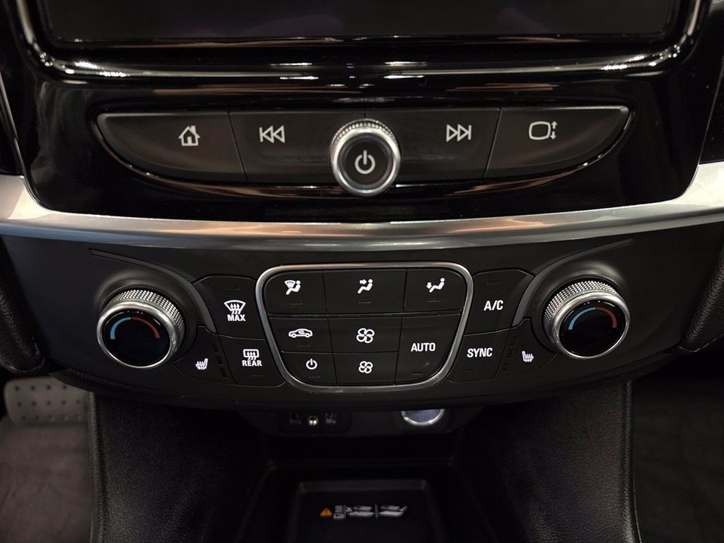Used 2023 Chevrolet Traverse LT AWD/4WD image 21