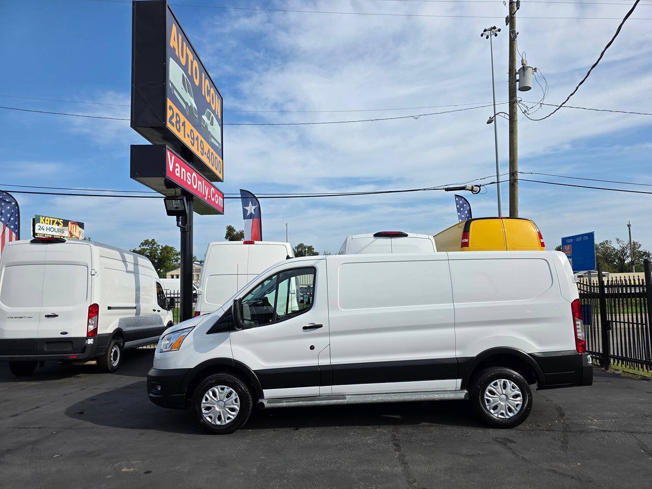 Used 2022 Ford Transit 250 Low Roof w/ Exterior Upgrade Package RWD image 4