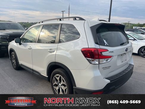 Used 2023 Subaru Forester Premium image 4