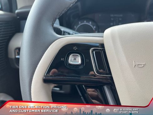 Used 2022 Lincoln Corsair Standard image 25