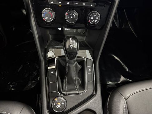 Used 2023 Volkswagen Taos SE w/ Black Wheel Package image 16