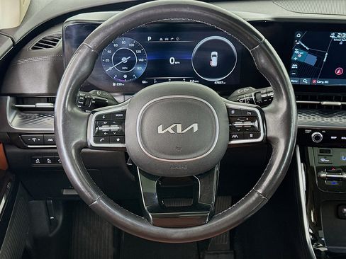 Used 2022 Kia Carnival SX Prestige FWD image 18