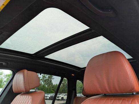 Used 2022 BMW X5 xDrive45e w/ Executive Package AWD/4WD image 12