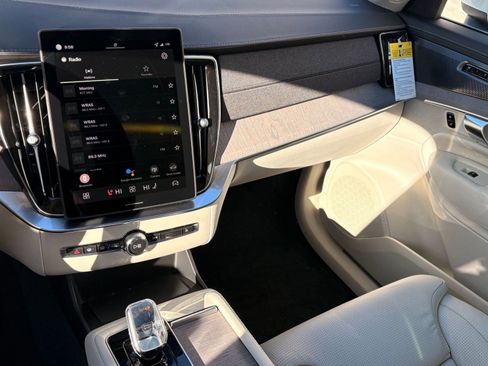 New 2026 Volvo XC90 B6 Ultra image 24