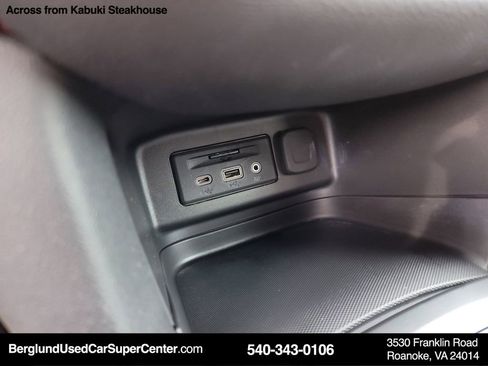 Used 2022 Chevrolet Equinox RS w/ RS Leather Package image 26