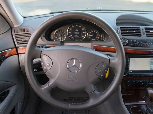 Used 2004 Mercedes-Benz E 320 Sedan image 24