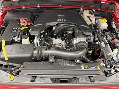 Used 2021 Jeep Wrangler Unlimited Sport image 24