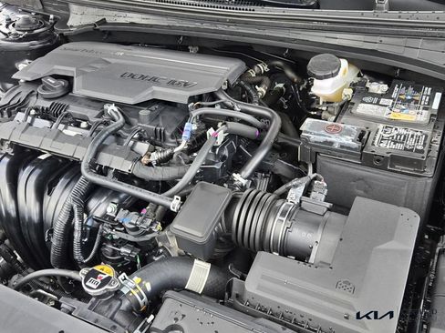 Certified 2025 Kia K4 FWD image 19