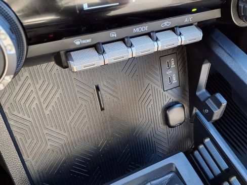 Used 2024 Toyota Tacoma SR5 image 11