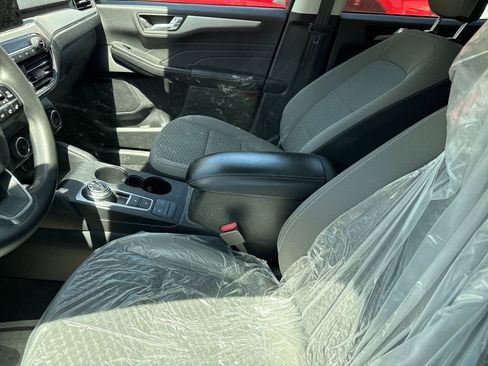 Used 2021 Ford Escape SE image 8