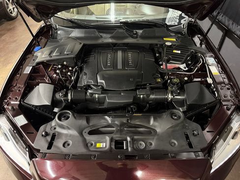 Used 2011 Jaguar XJ L image 18