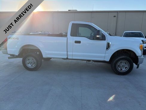 Used 2017 Ford F250 XL w/ Power Equipment Group image 4