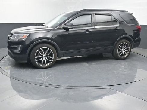 Used 2016 Ford Explorer Sport w/ Equipment Group 401A AWD/4WD image 2