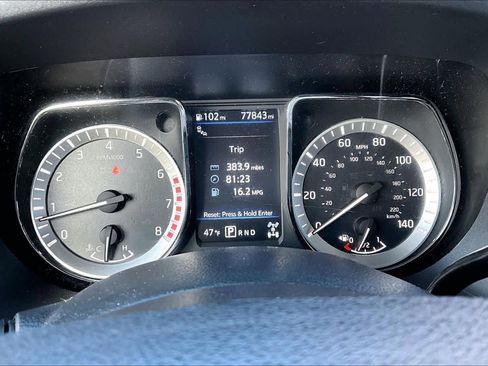 Used 2019 Nissan Titan SV w/ SV Convenience Package image 25