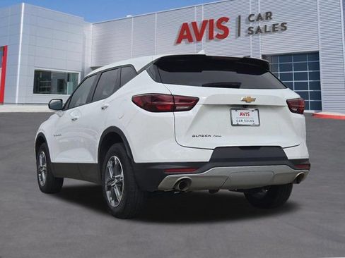 Used 2025 Chevrolet Blazer LT AWD/4WD image 9