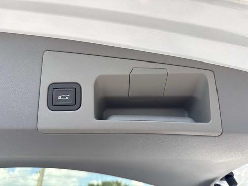 New 2026 Cadillac XT5 Premium Luxury w/ Driver Assist Package FWD image 11