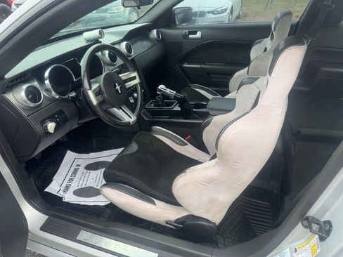 Used 2006 Ford Mustang GT image 9