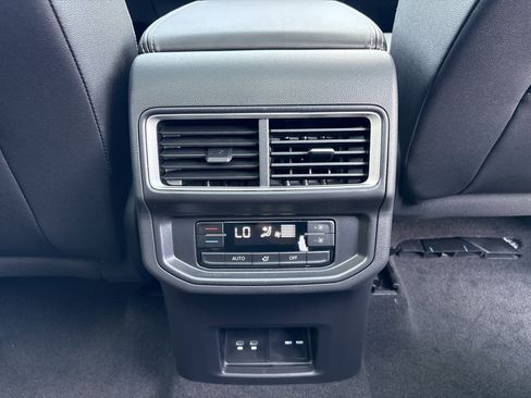 New 2026 Volkswagen Atlas SE image 26