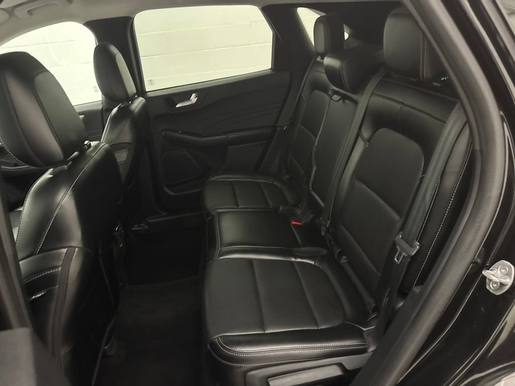 Used 2024 Ford Escape Platinum AWD/4WD image 40