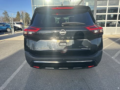 Certified 2023 Nissan Rogue SV w/ SV Premium B Package image 4