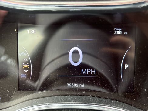 Used 2020 Jeep Grand Cherokee Limited w/ Premium Lighting Group image 12