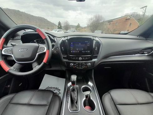 Used 2022 Chevrolet Traverse RS AWD/4WD image 42