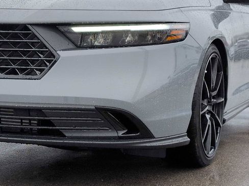 Used 2025 Honda Accord SE image 11