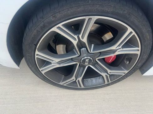 Used 2019 Kia Stinger GT1 RWD image 10