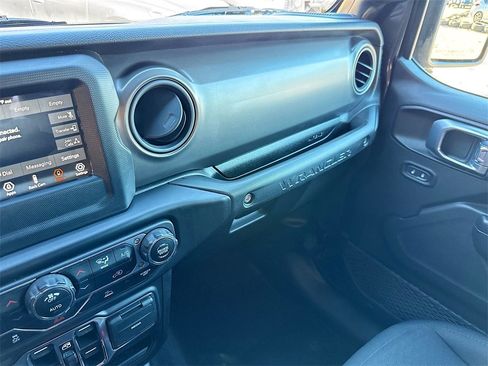 Used 2021 Jeep Wrangler Unlimited Sport image 23