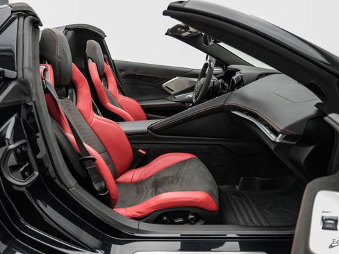 Used 2024 Chevrolet Corvette Z06 RWD image 65