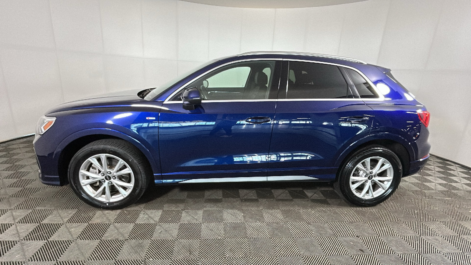 Used 2024 Audi Q3 2.0T Premium AWD/4WD image 5