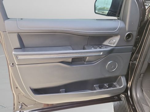Used 2022 Ford Expedition Max XLT RWD image 18