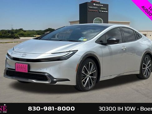Used 2024 Toyota Prius XLE FWD image 7