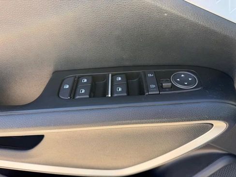 Used 2022 Kia Soul LX w/ Technology Package FWD image 16