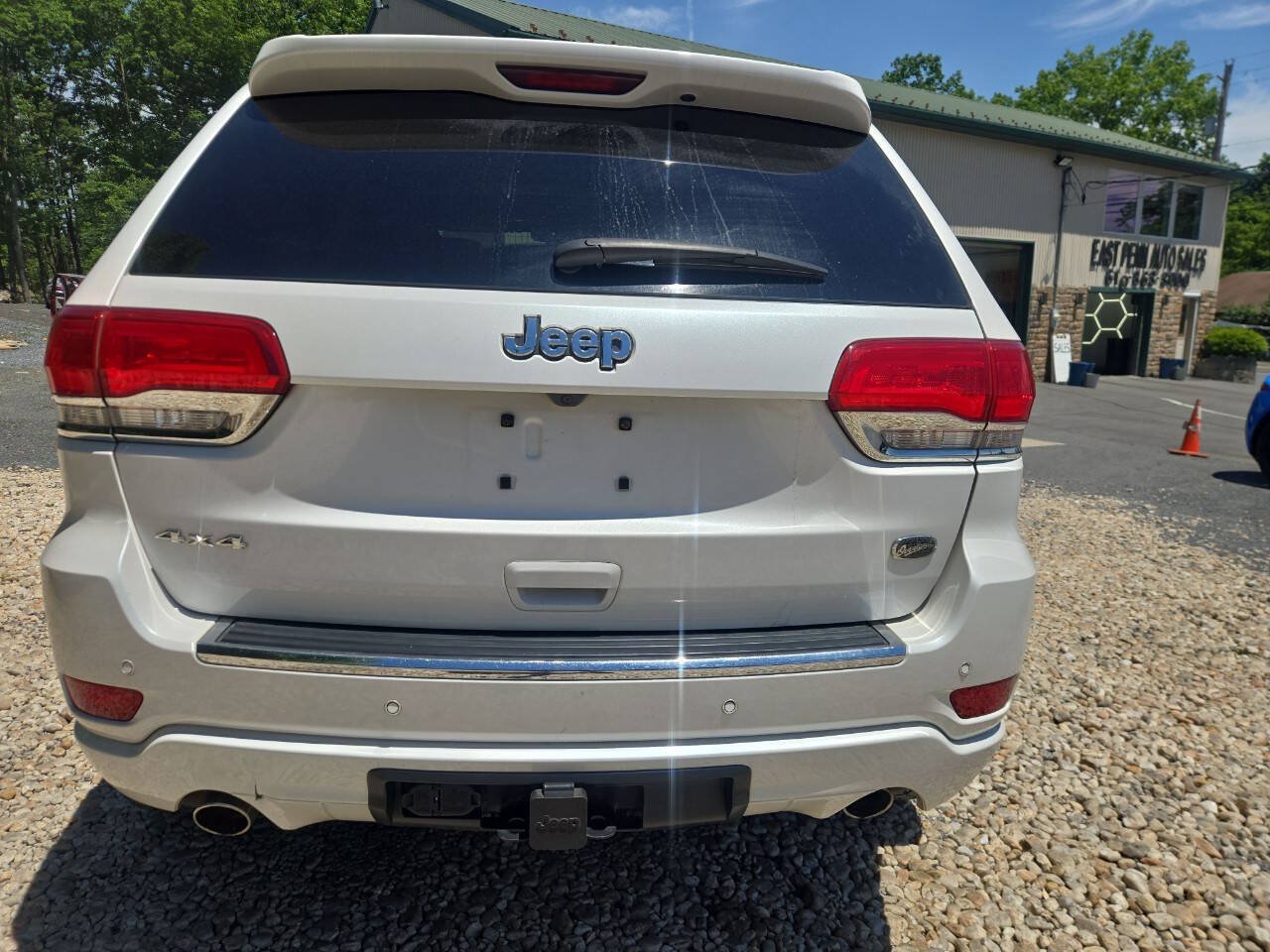 Used 2017 Jeep Grand Cherokee Overland AWD/4WD image 7