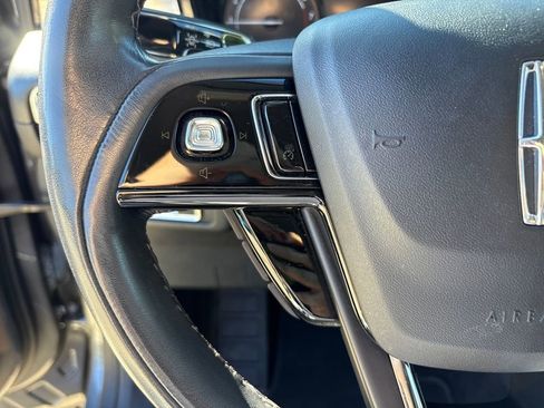 Used 2021 Lincoln Corsair AWD w/ Premium Package image 23